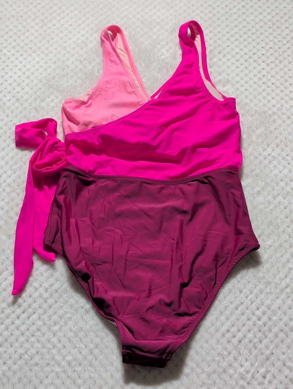 Cupshe Colorblock V-Neck Side Tie One Piece Swimsuit - Picture 6 of 9